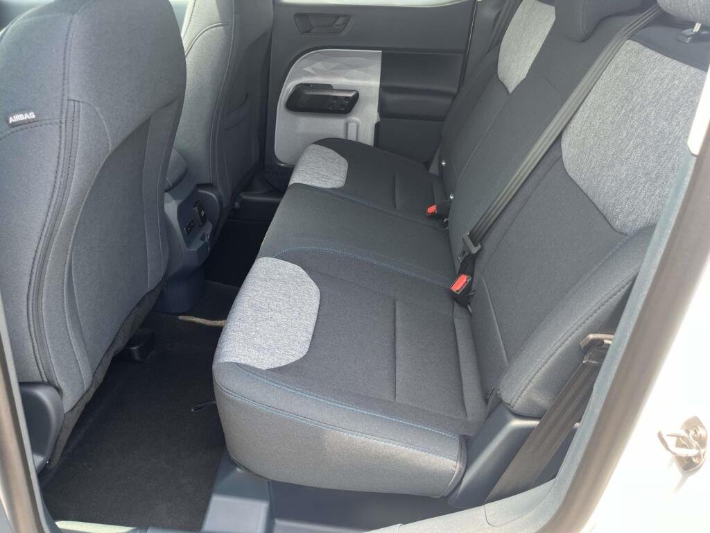 New 2026 Oxford White Ford XLT image 18