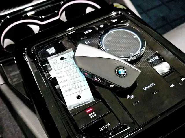 Certified Used 2025 Oxide Grey Met BMW xDrive image 30