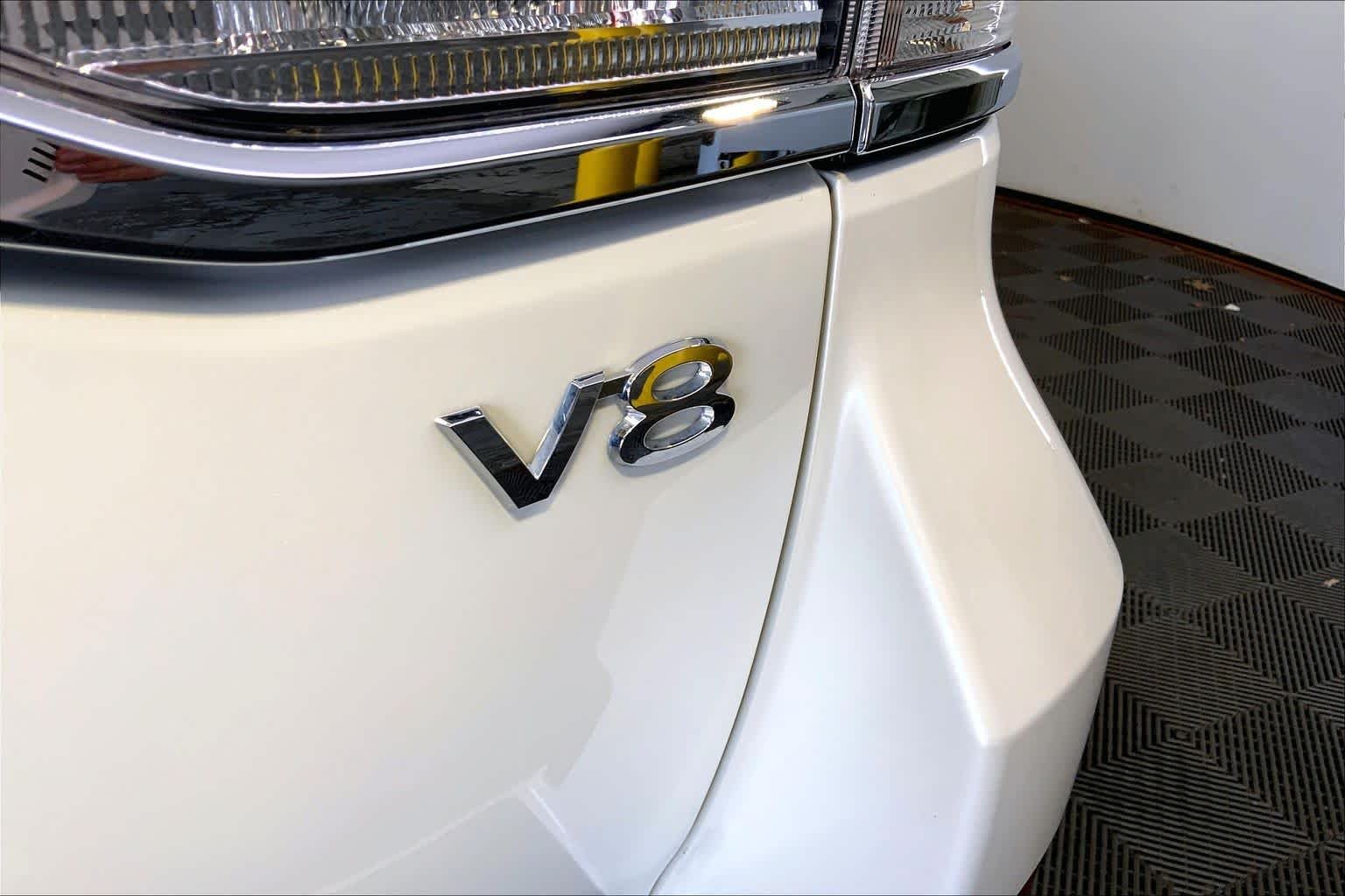 Used 2019 Blizzard Pearl Toyota  image 37