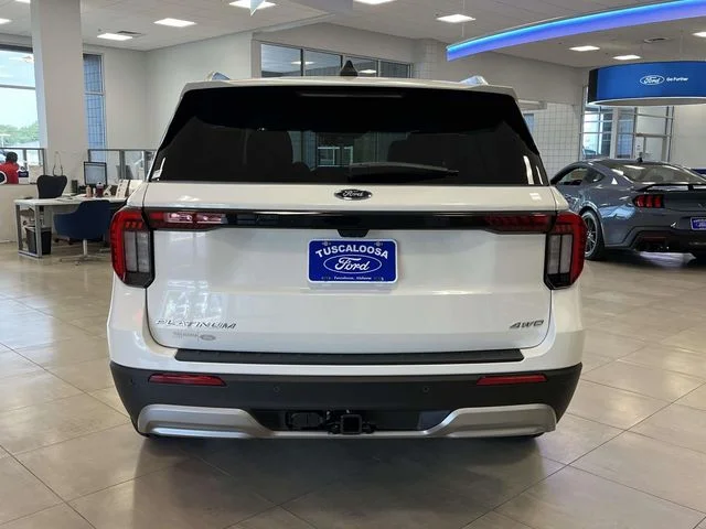 New 2026 Star White Metallic Tri-Coat Ford Platinum image 4
