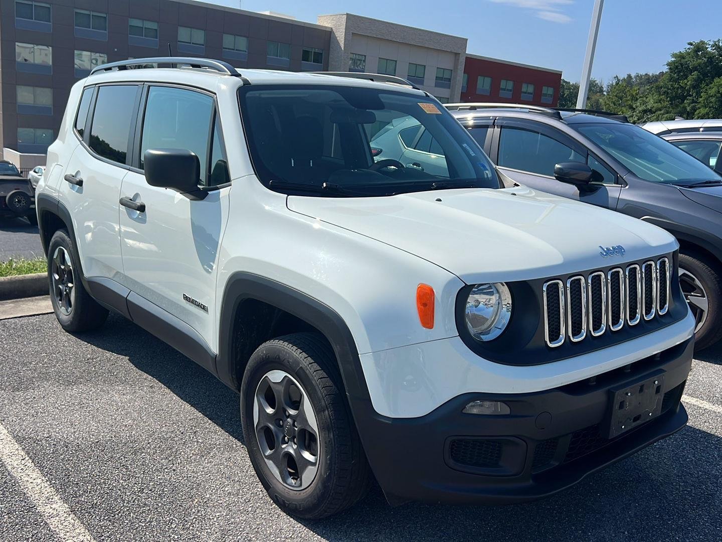Used 2018 Alpine White Jeep Sport image 6