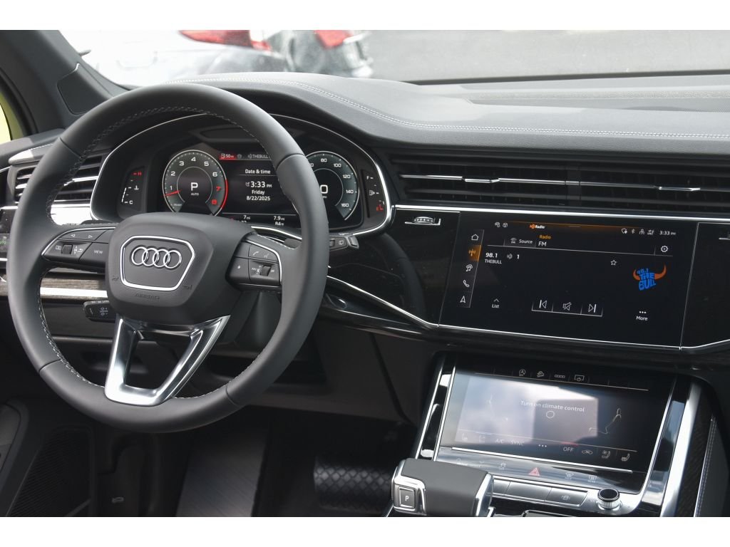 Used 2025 Gry Audi Premium Plus image 19