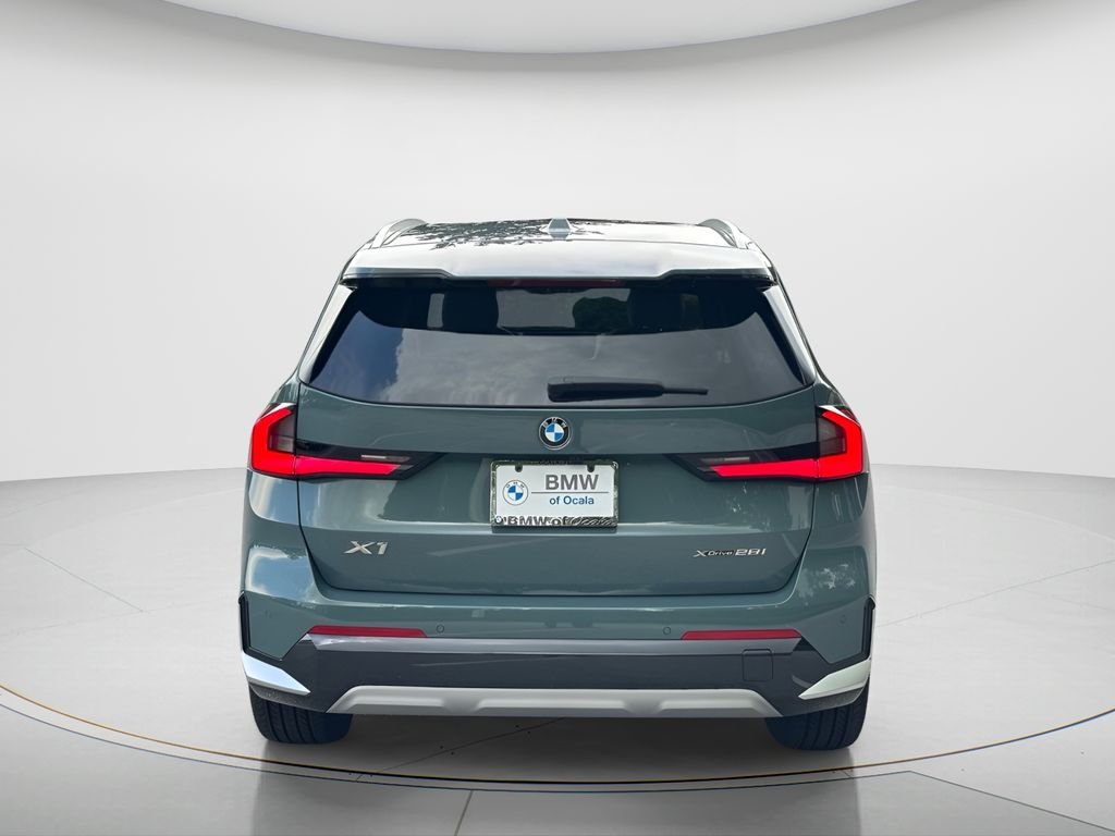 New 2026 Cape York Green Metallic BMW xDrive28i image 6