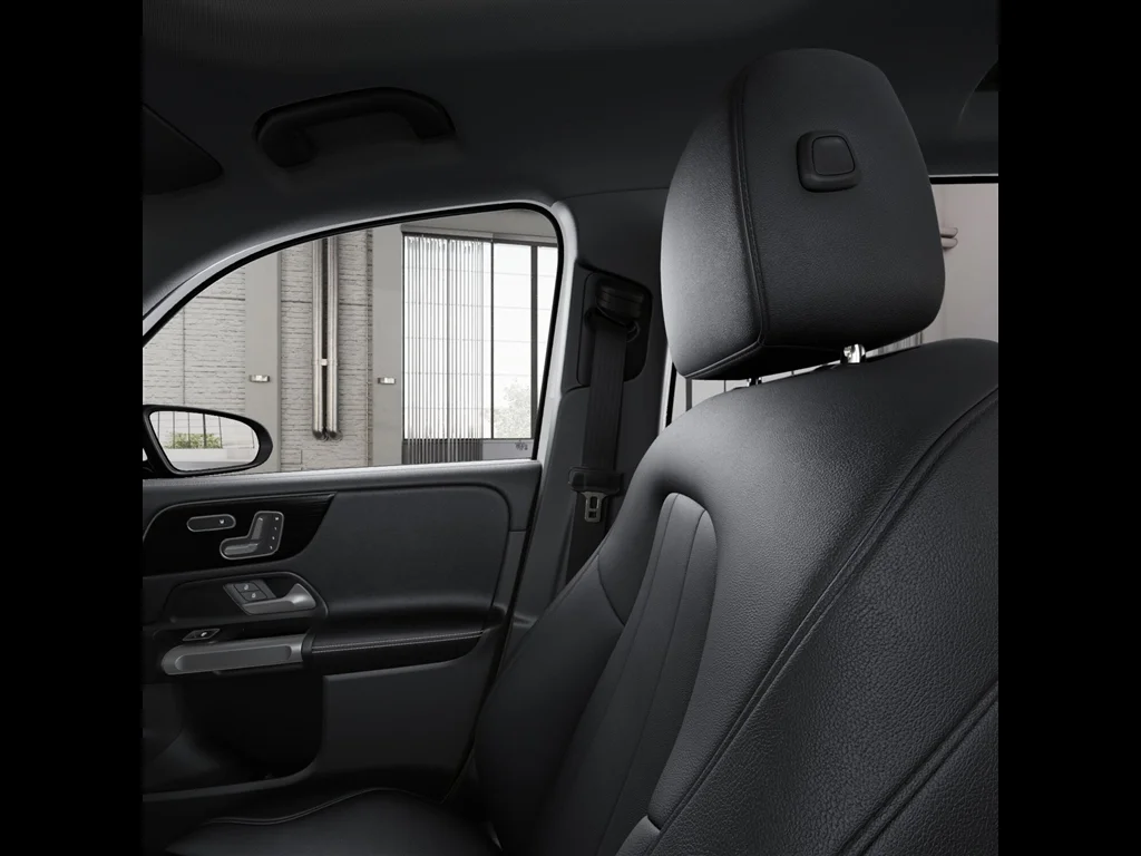New 2026 Polar White Mercedes-Benz GLB 250 image 45