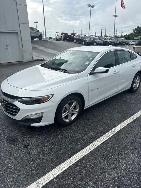 Used 2024 White Chevrolet LT image 3