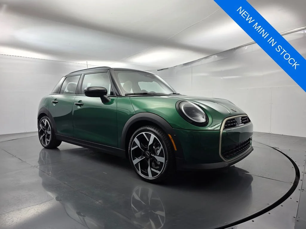 2026 MINI Hardtop Cooper S Signature's photo