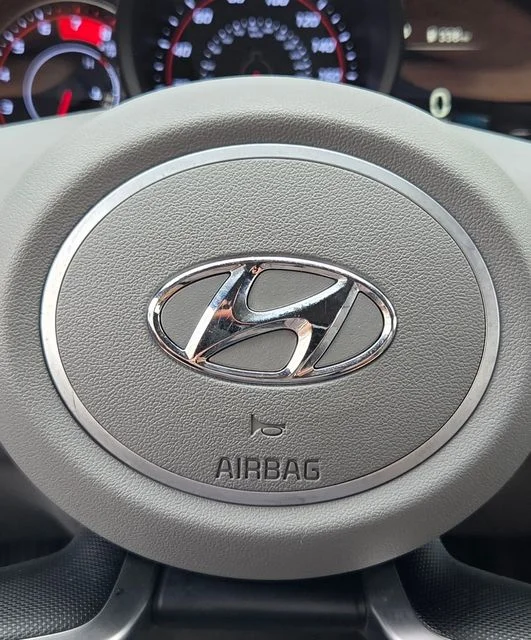 Used 2023 Silver Hyundai SEL image 40