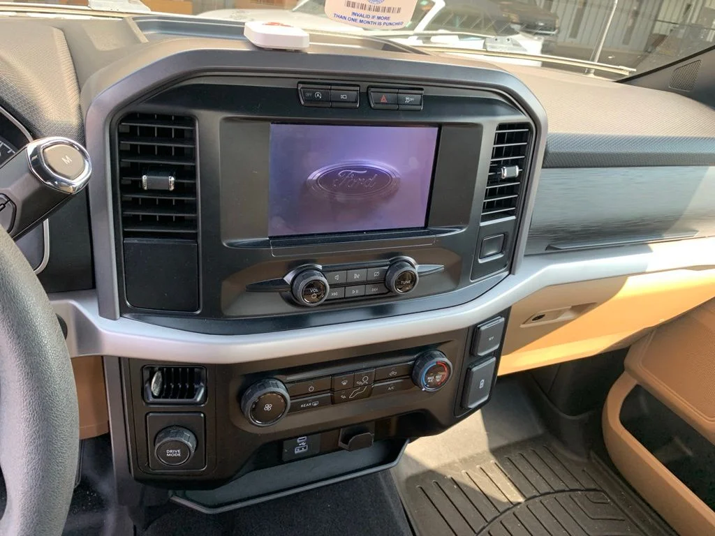 Used 2023 White Ford XLT image 3