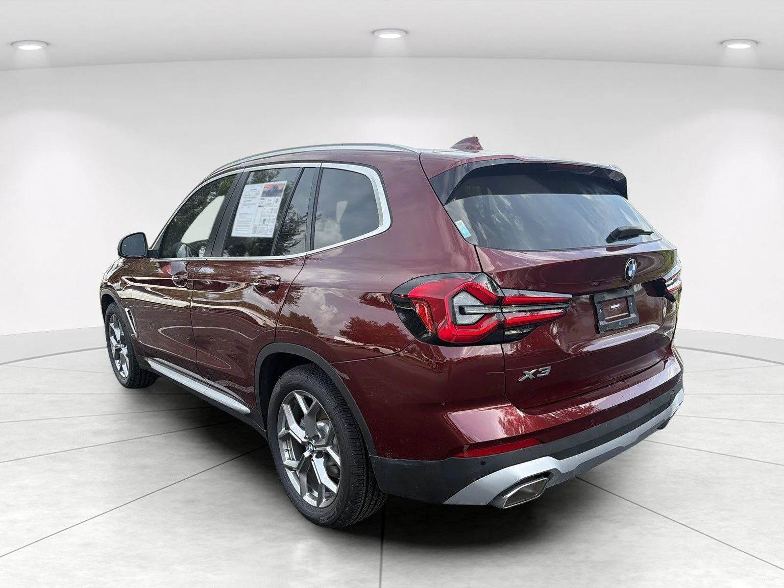 Used 2023 Aventurin Red Metallic BMW sDrive30i image 6
