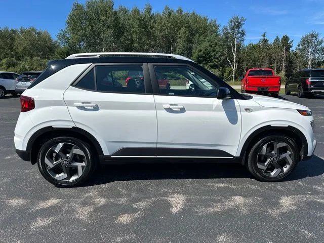 Used 2024 Lunar White Hyundai Limited image 9
