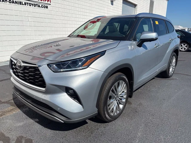2025 Toyota Highlander Platinum