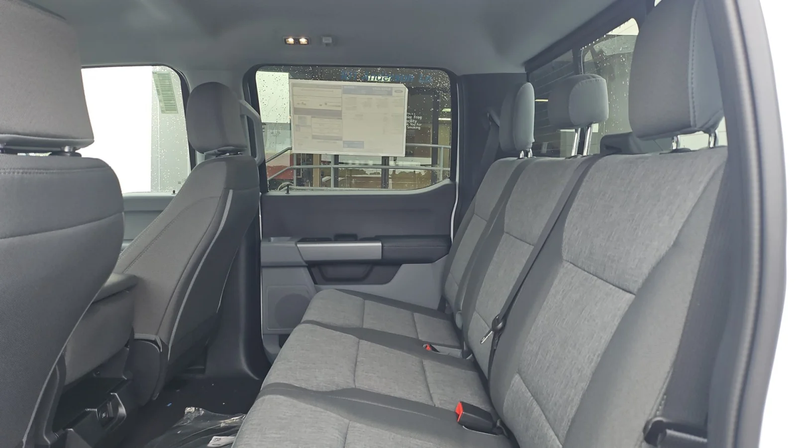 New 2026 Oxford White Ford XL 4WD image 9