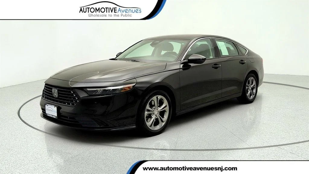 2023 Honda Accord Hybrid EX-L w/o BSI's photo