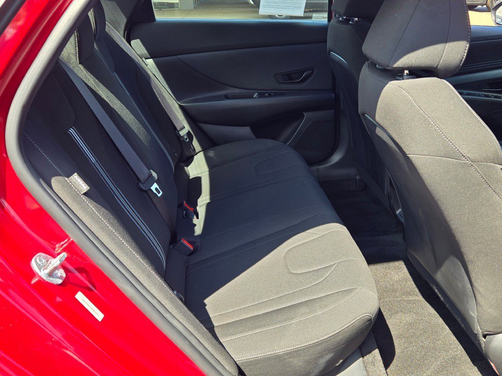 2025 Hyundai Elantra SEL - Photo 10