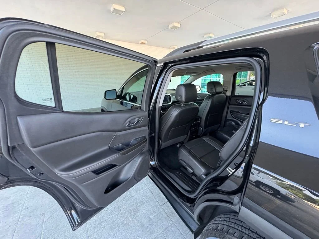 Used 2023 Ebony Twilight Metallic GMC SLT image 19