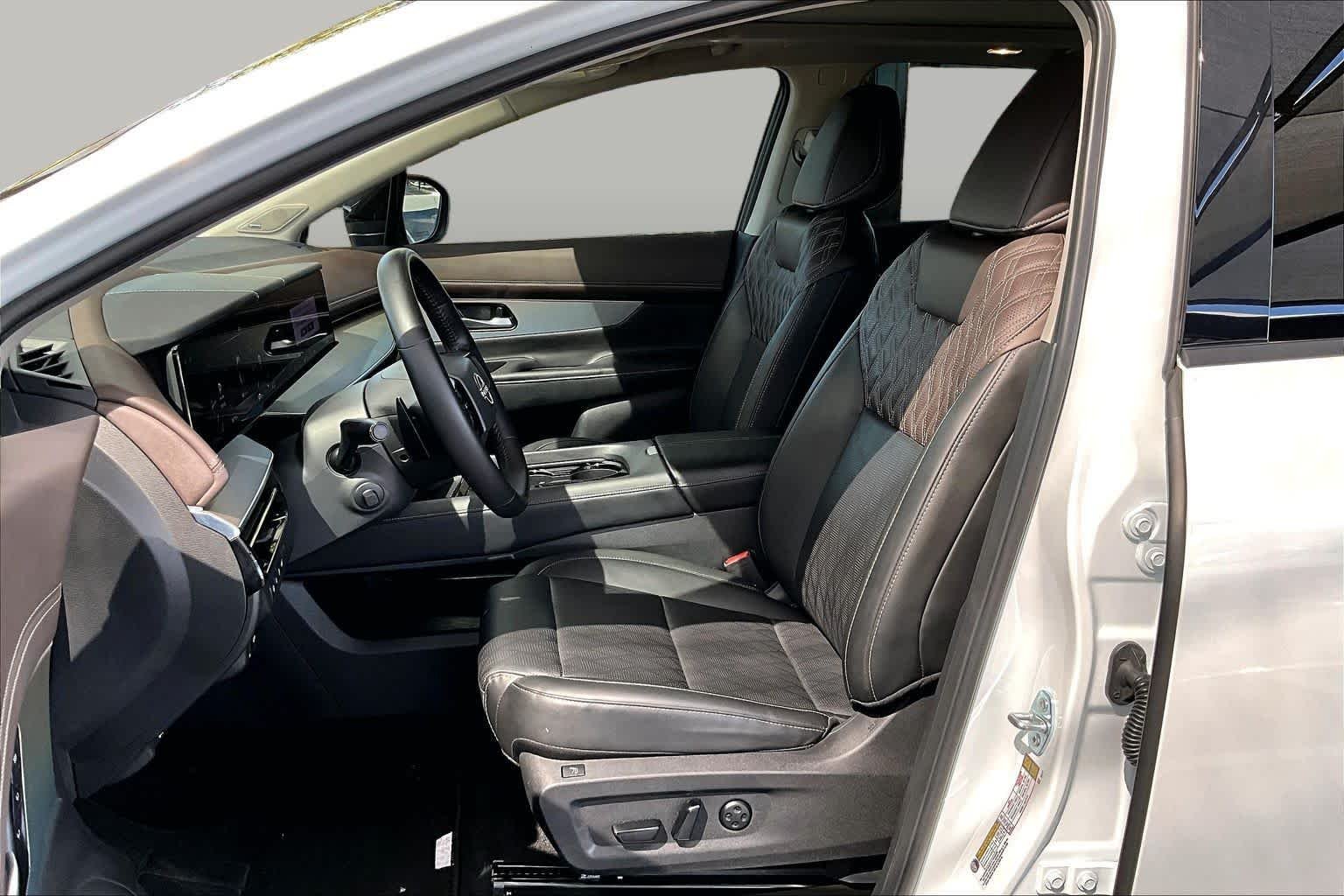 Pre-Owned 2025 Nissan Murano Platinum
