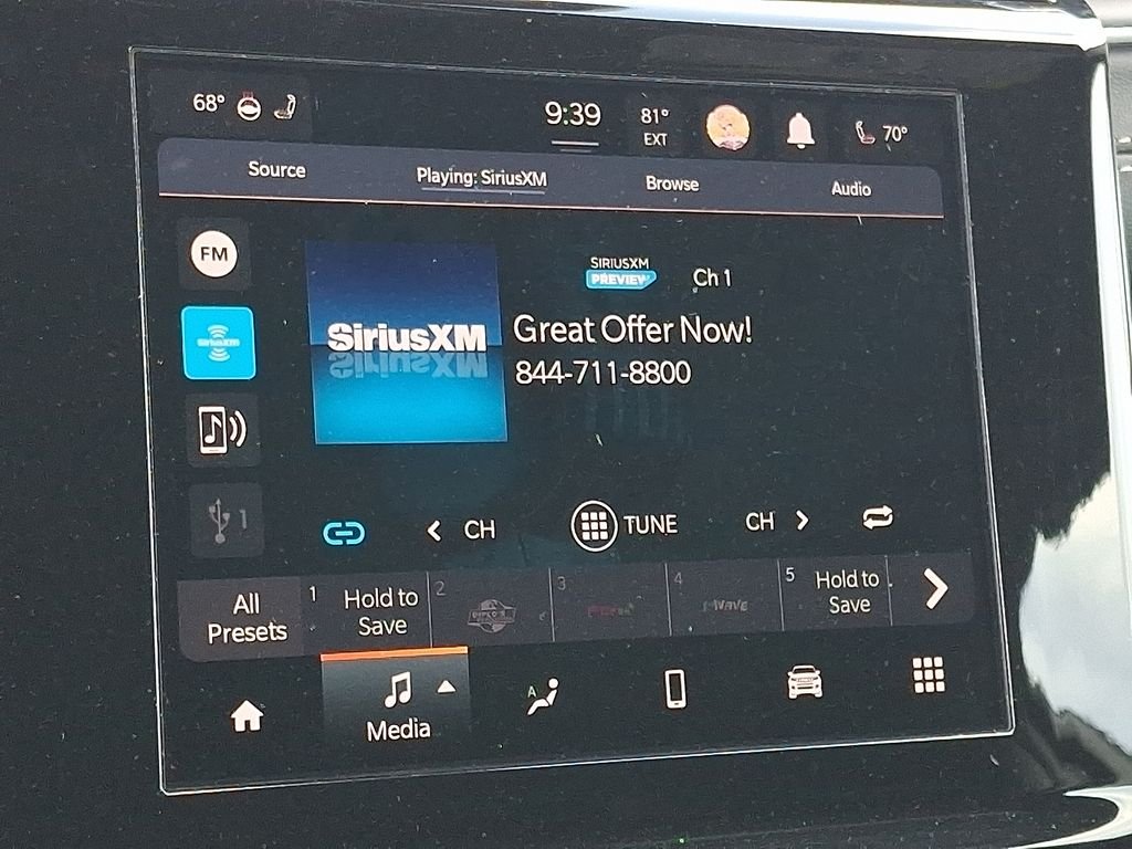 Used 2023 White Jeep Altitude X image 18