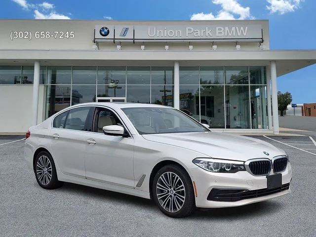 Used 2019 Mineral White Metallic BMW 530i xDrive image 3