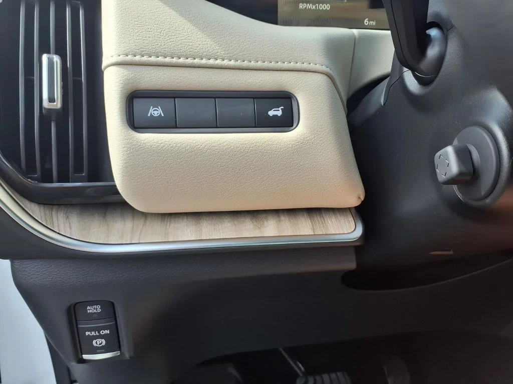 New 2026 Aspen White TriCoat Nissan Platinum image 12