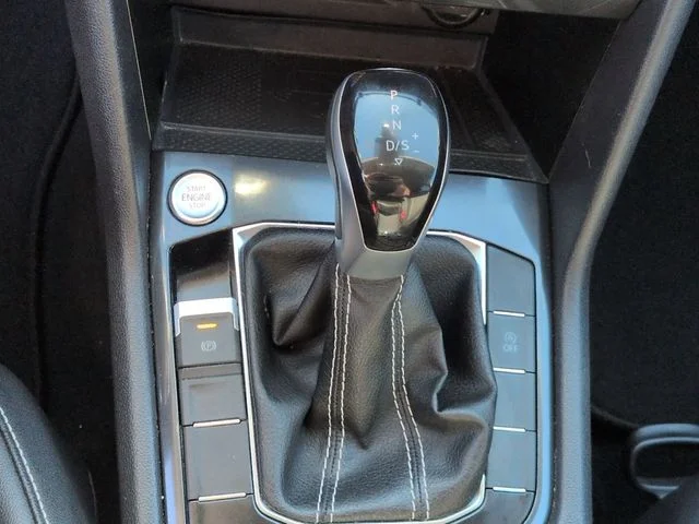2024 Volkswagen Tiguan SE - Photo 23