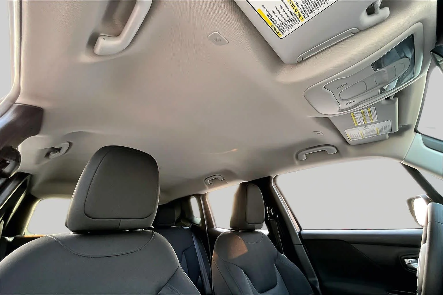 Used 2020 Granite Crystal Metallic Clearcoat Jeep Sport image 14