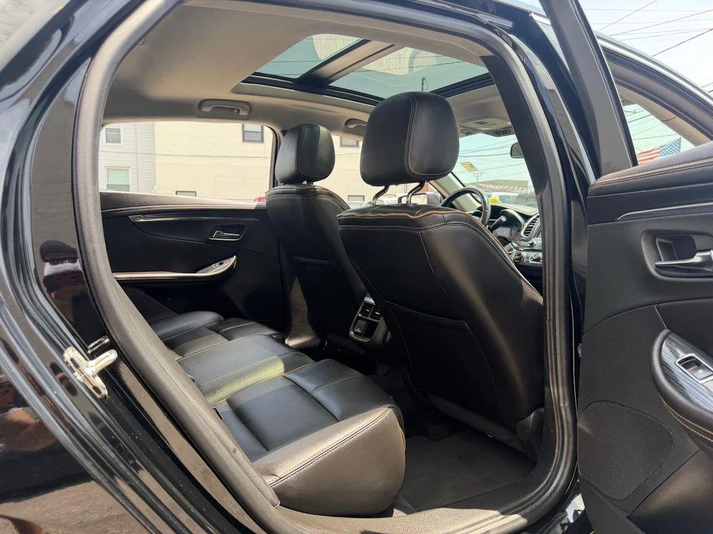Used 2019 Black Chevrolet Premier image 14