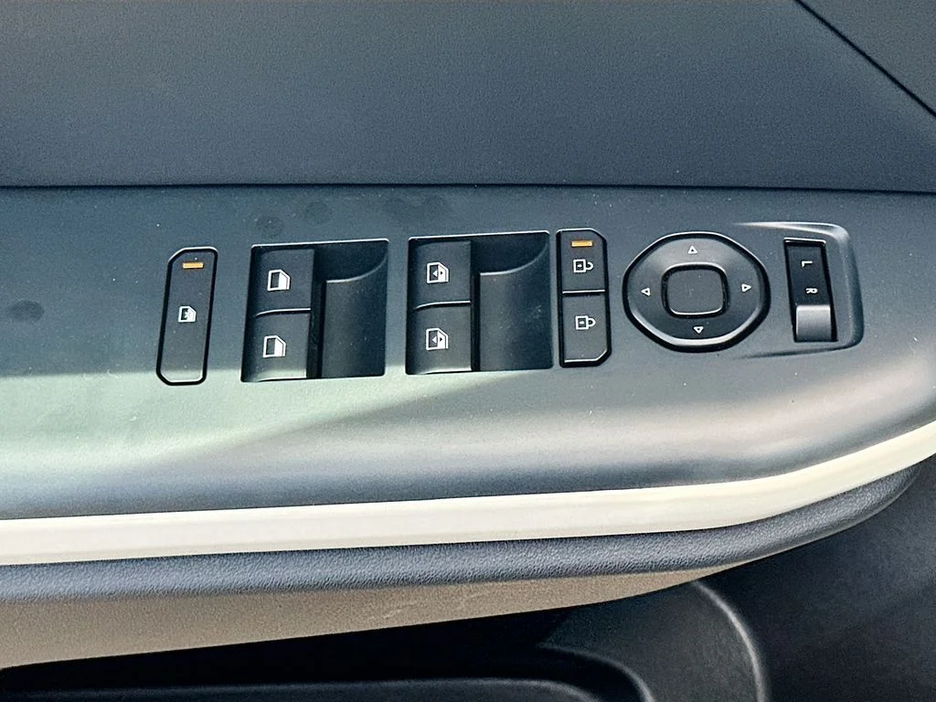 New 2026 Snow White Pearl Kia GT-Line Turbo image 18