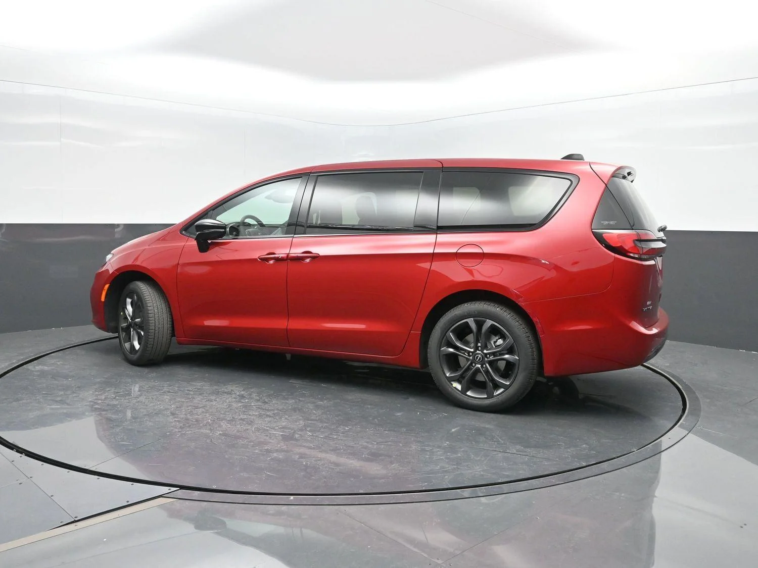 New 2026 Red Hot Pearl-Coat Exterior Paint Chrysler Select image 39