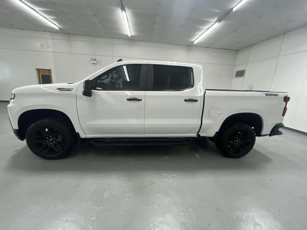 Used 2021 SUMMIT WHITE Chevrolet LT Trail Boss image 5