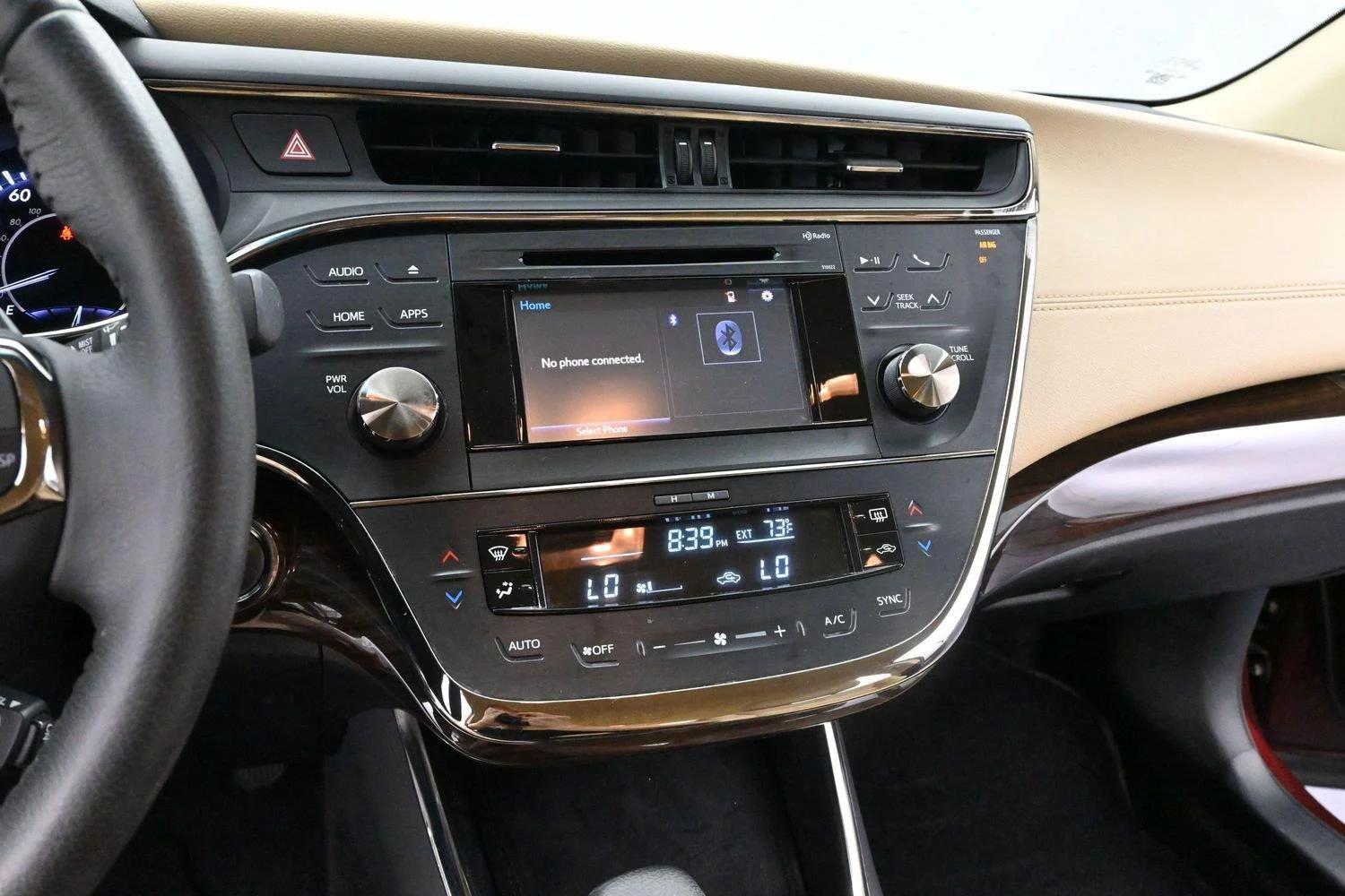 Used 2015 Ooh La La Rouge Mica Toyota XLE image 17