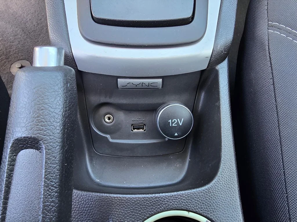 Used 2019 Magnetic Metallic Ford SE image 15