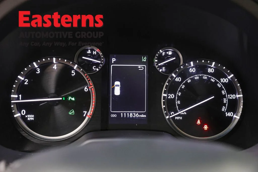 Used 2020 White Lexus 460 image 18