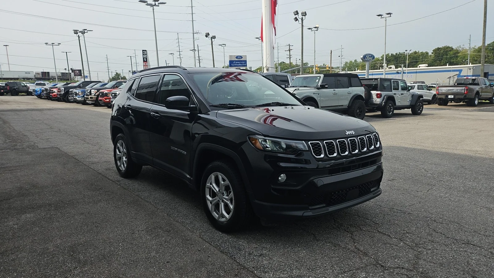 Used 2024 Black Jeep Latitude image 6