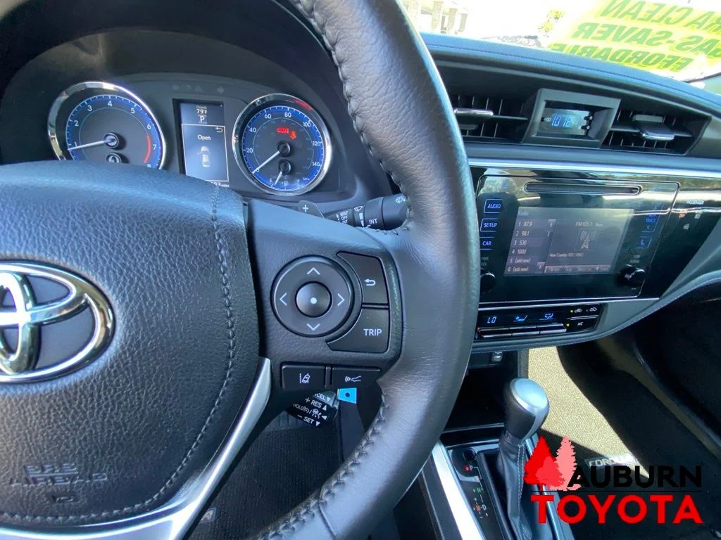 Used 2017 Ice Cap Toyota SE image 32
