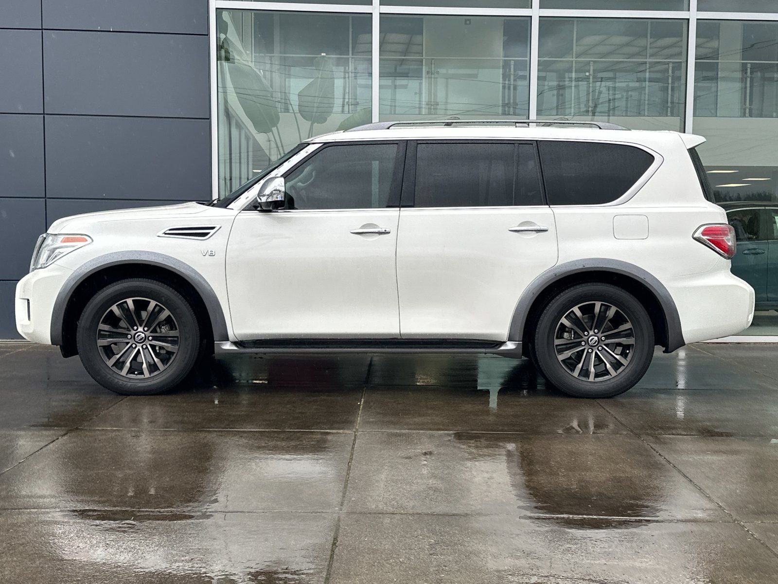 Used 2017 Pearl White Nissan Platinum image 6