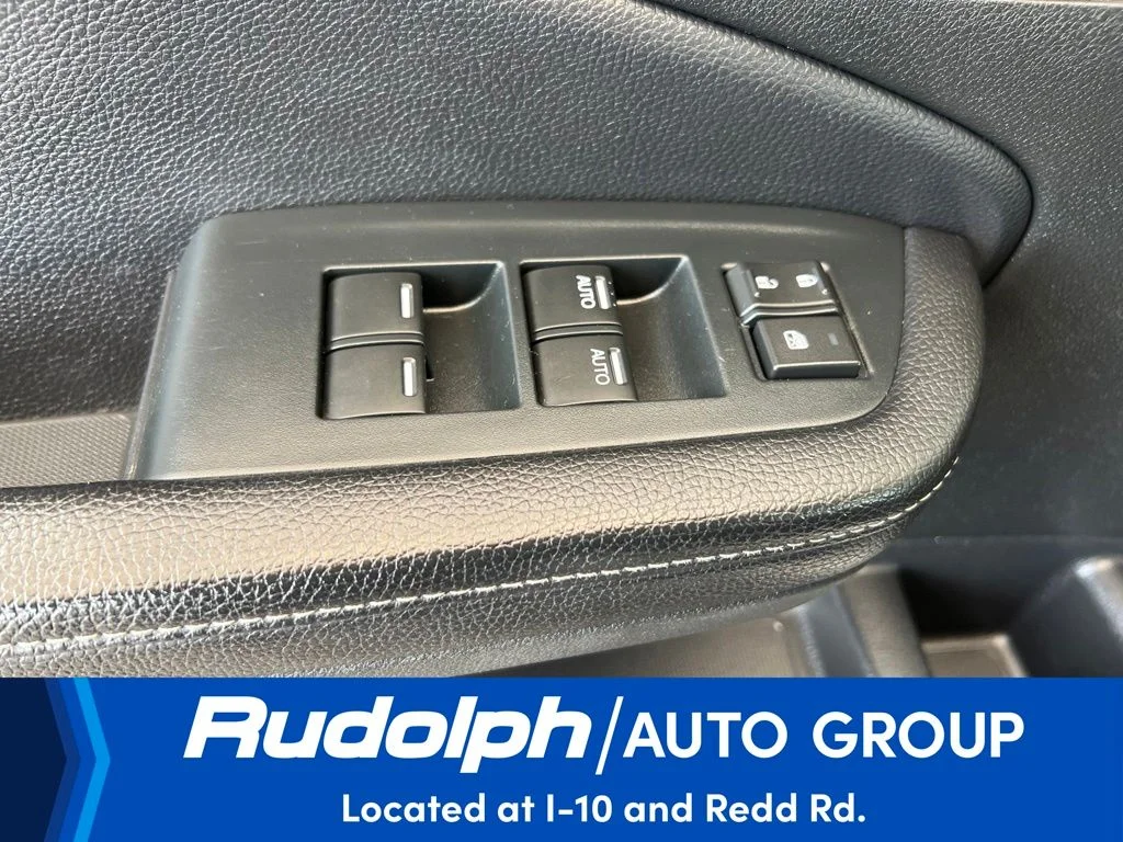 Used 2023 White Honda RTL image 28
