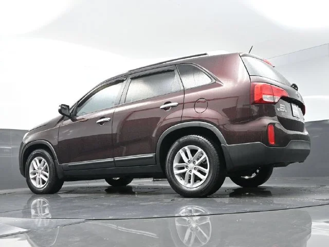 Used 2015 Red Kia LX image 33