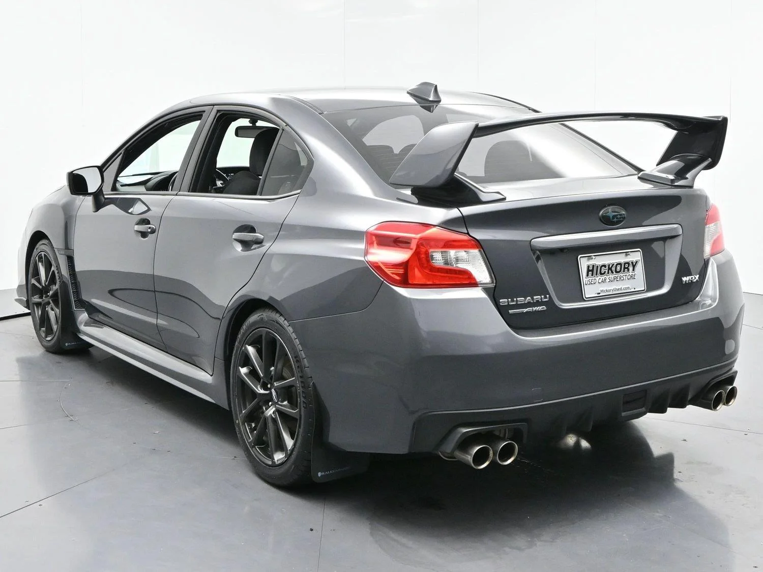 Used 2020 Magnetite Gray Metallic Subaru Premium image 5
