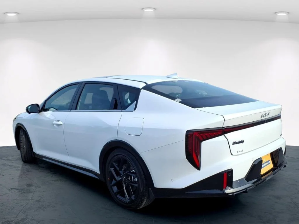 Used 2025 White Kia GT-Line Turbo image 12