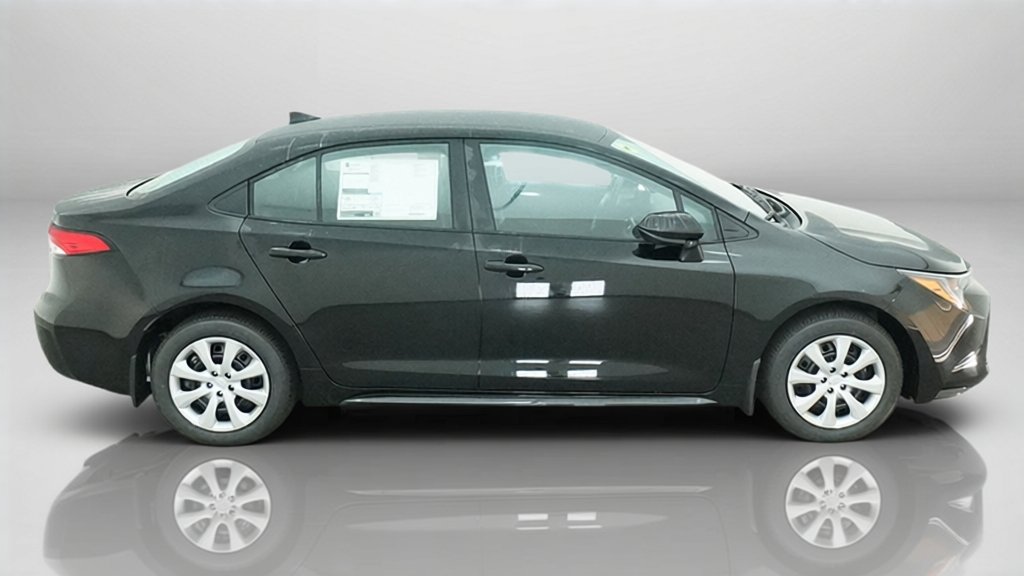 New 2027 Inked Toyota LE image 7
