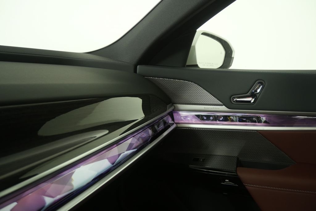 New 2026 Mineral White Metallic BMW eDrive50 image 26