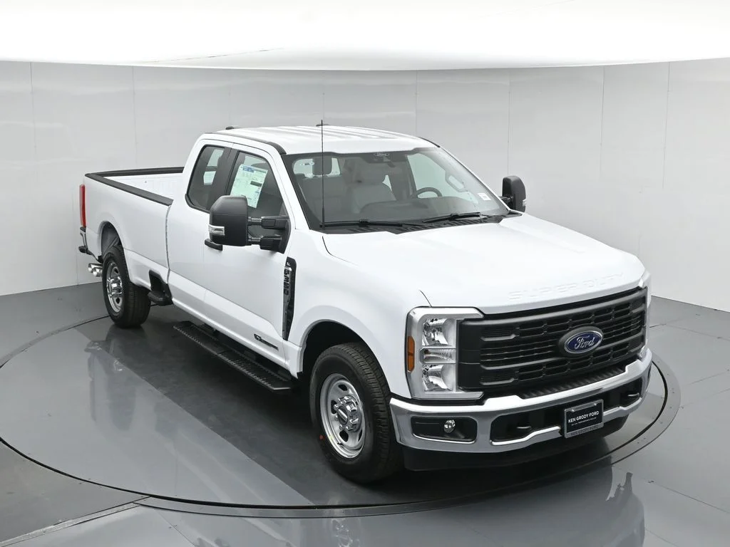 New 2026 Oxford White Ford XL image 36