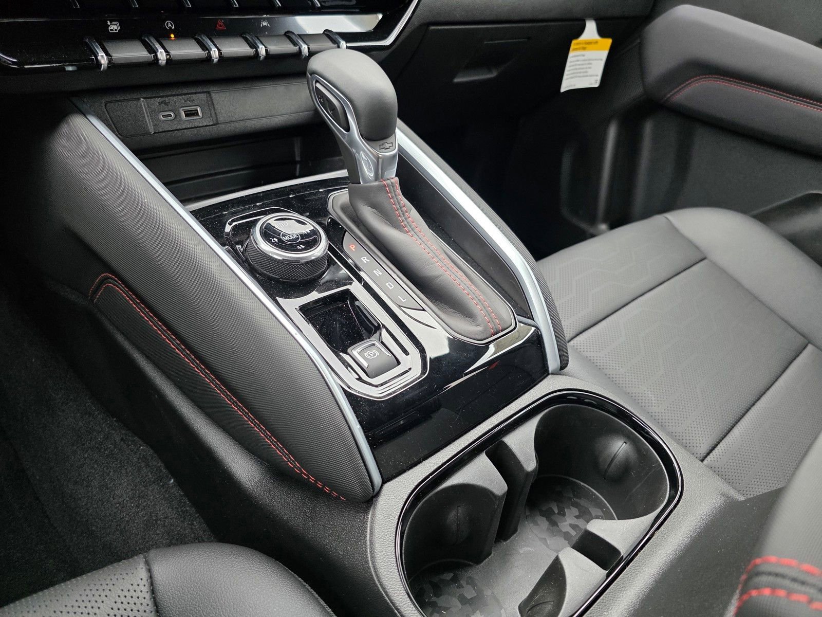 2025 Chevrolet Colorado Z71 - Photo 28