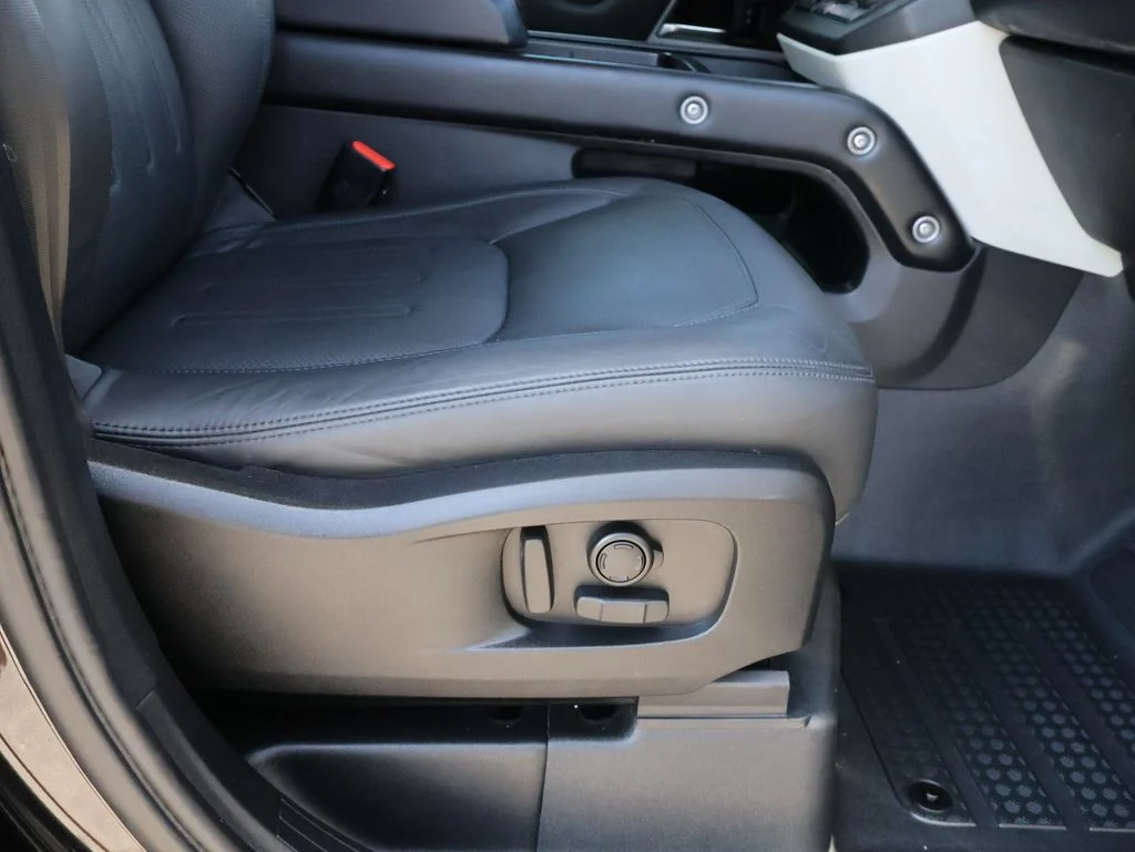 Used 2020  Land Rover HSE image 10