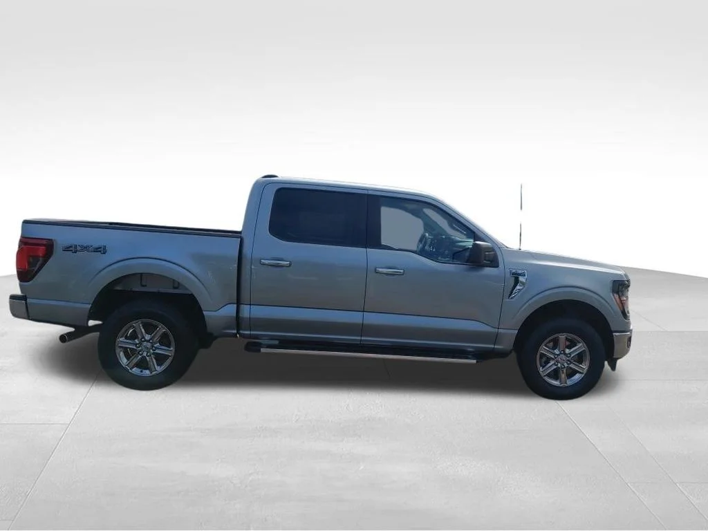 Used 2025 Silver Ford XLT image 10