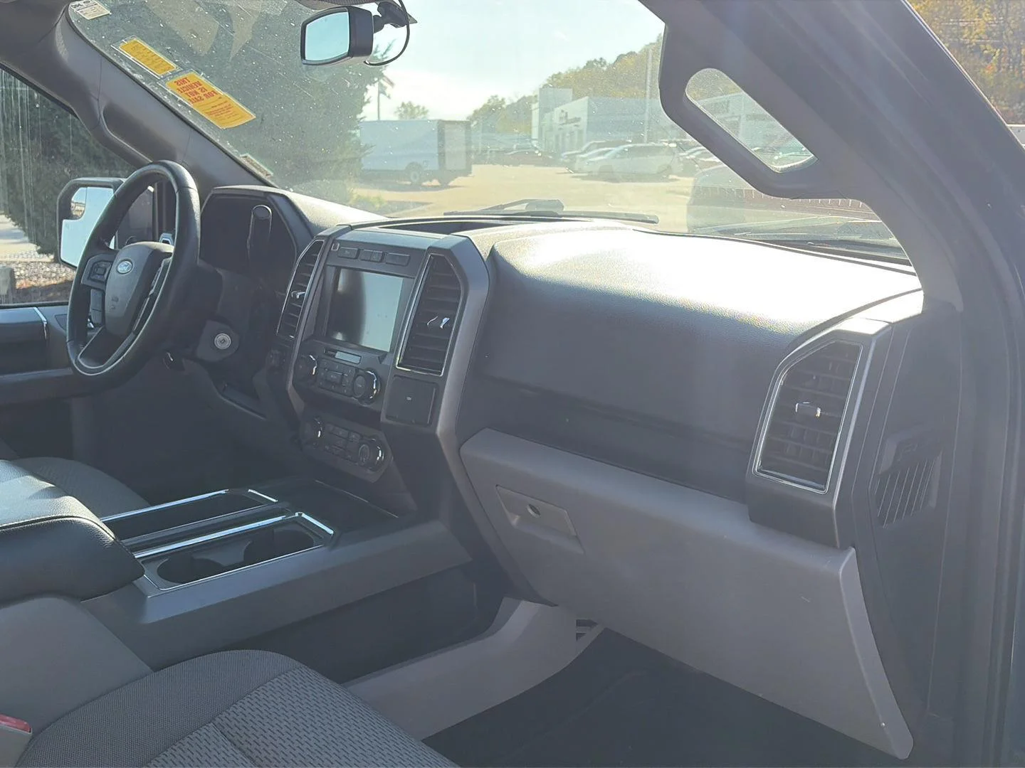 Used 2019 Blue Ford XL image 27