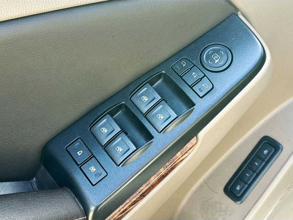 2020 Chevrolet Suburban Premier - Photo 18