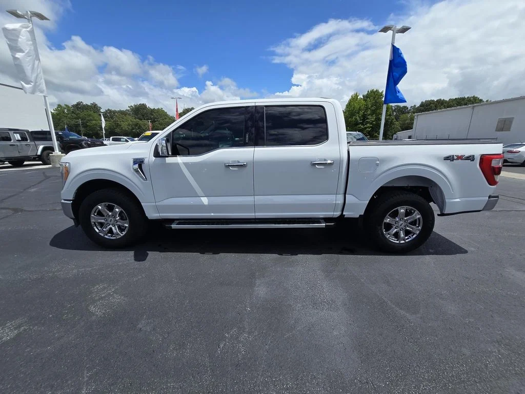 Used 2023 White Ford LARIAT image 4
