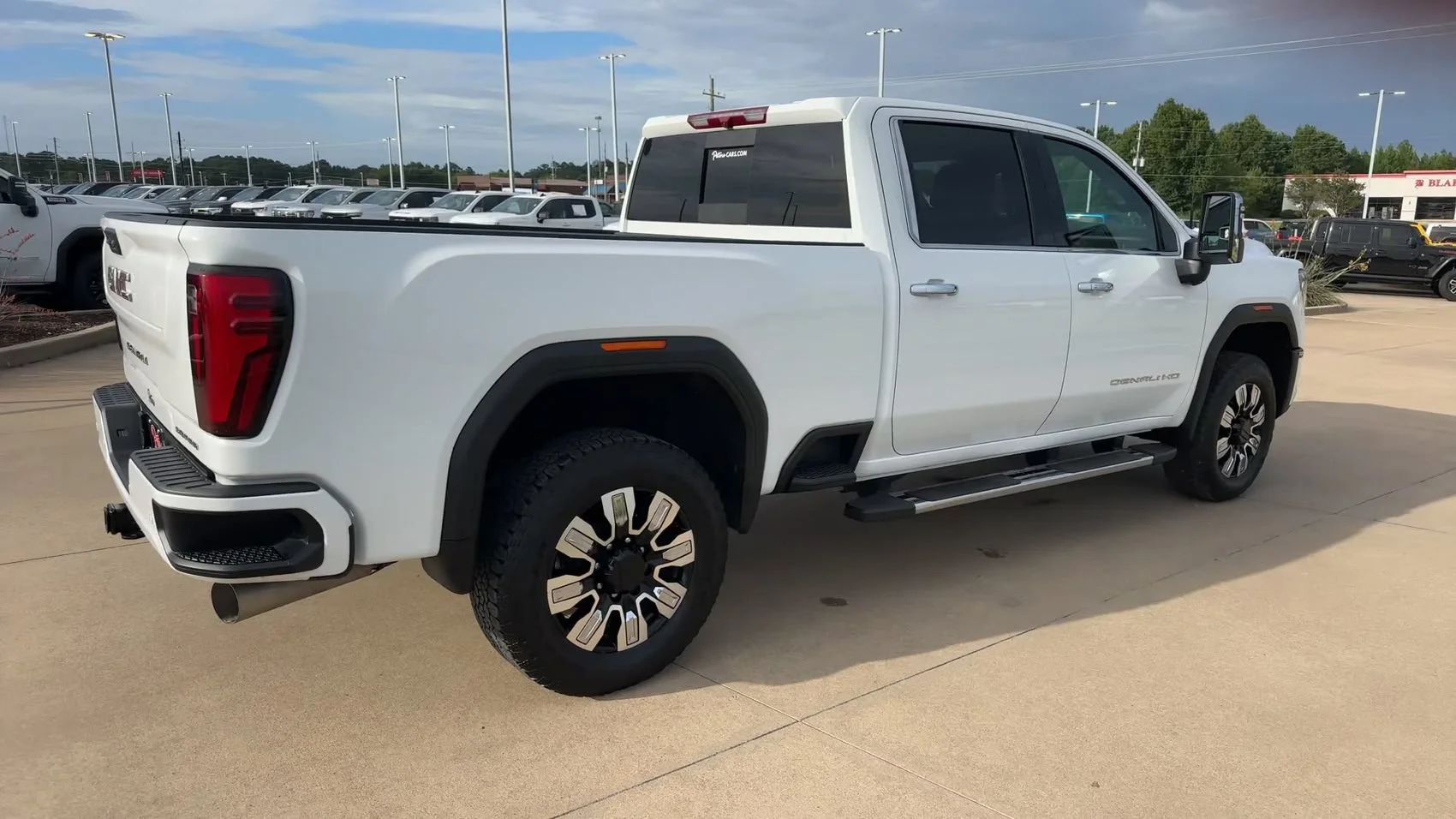 Used 2025 White GMC Denali image 8