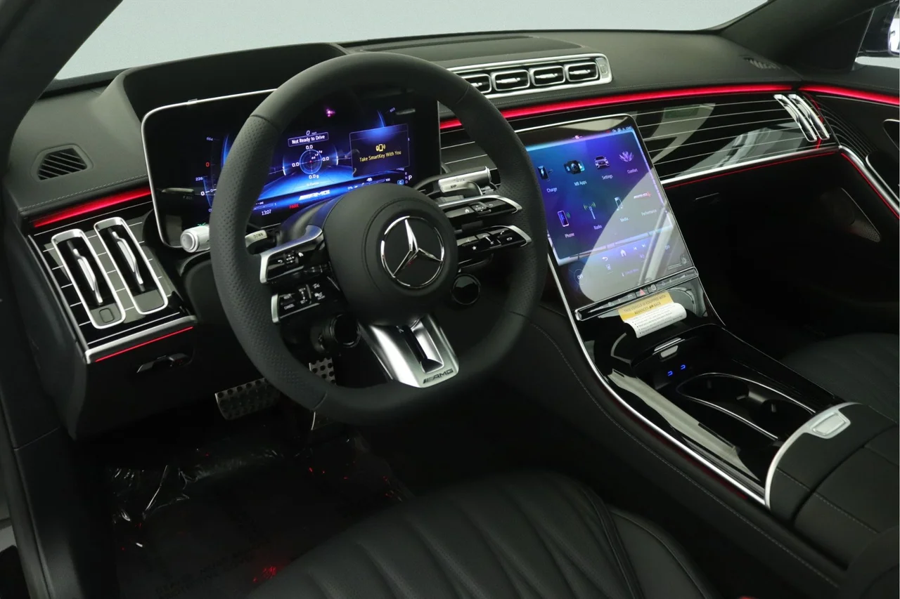 New 2026 Obsidian Black Metallic Mercedes-Benz S 63 E AMG® 4MATIC® image 4